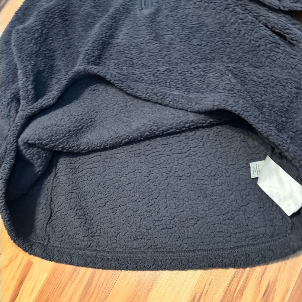 Patagonia | Woman’s Sherpa Quarter Zip - Picture 3 of 4